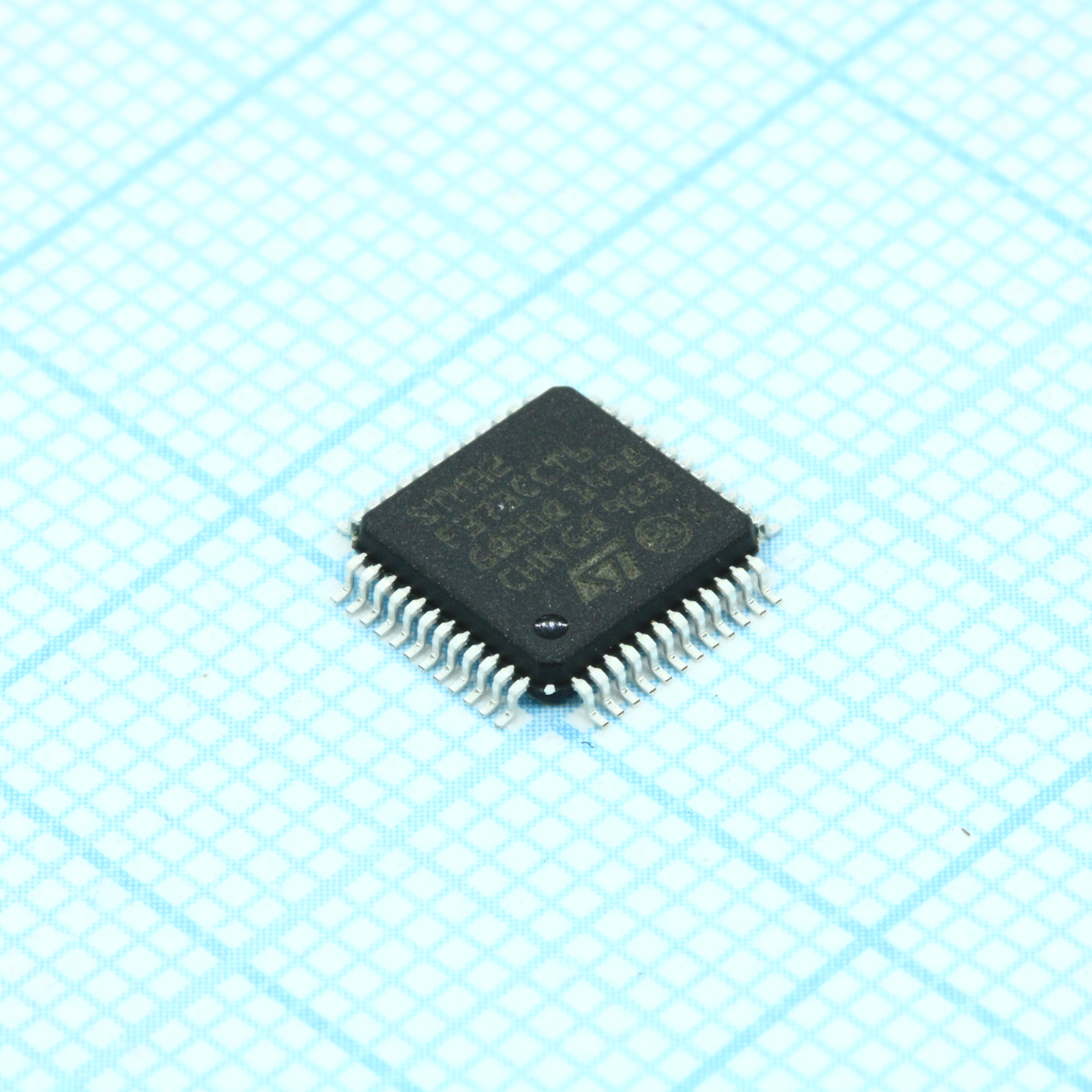 Купить STM32F373CCT6 STM оптом в Москве