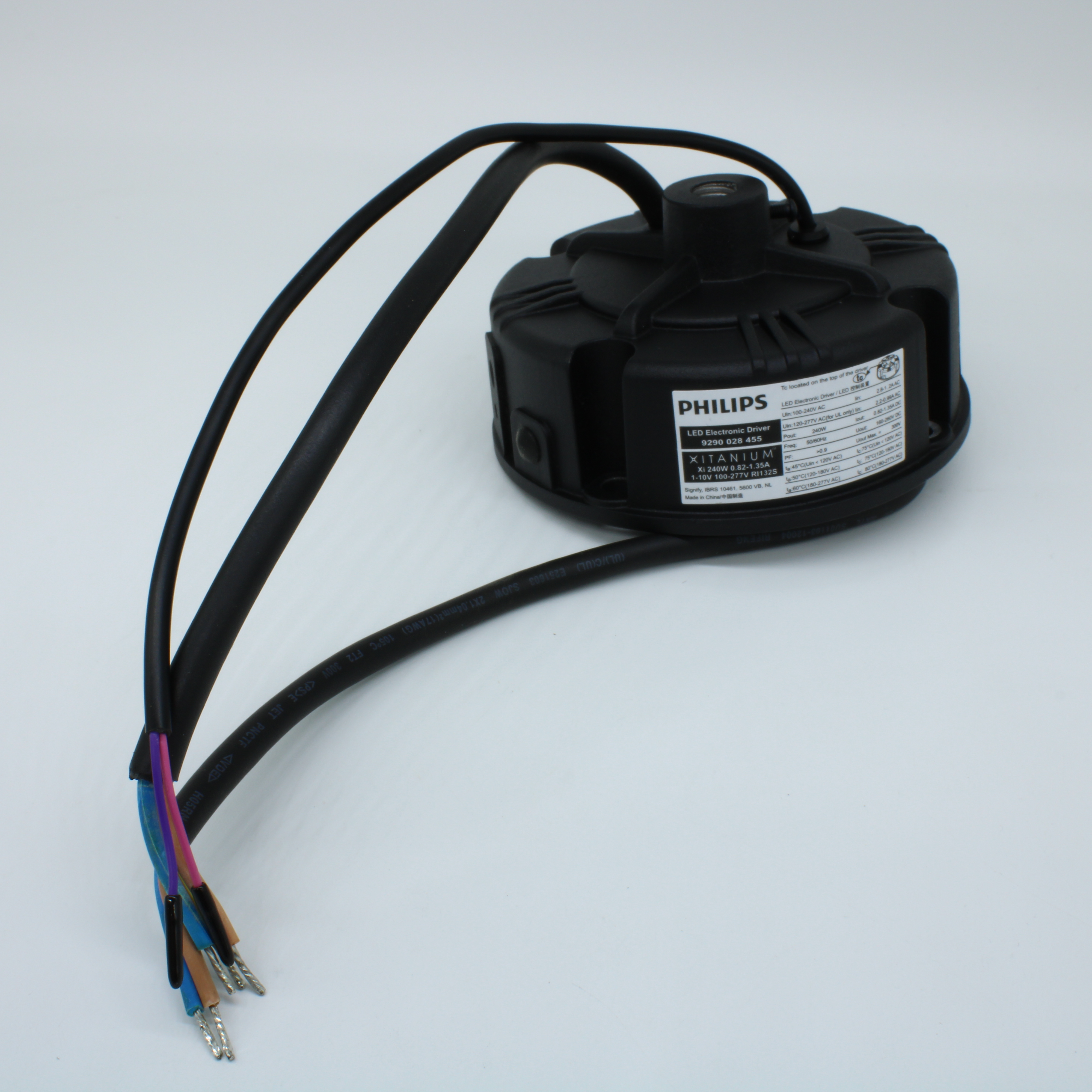 XI 240W 0.82-1.35A 1-10V 100-277V RI132S - Philips Electronics