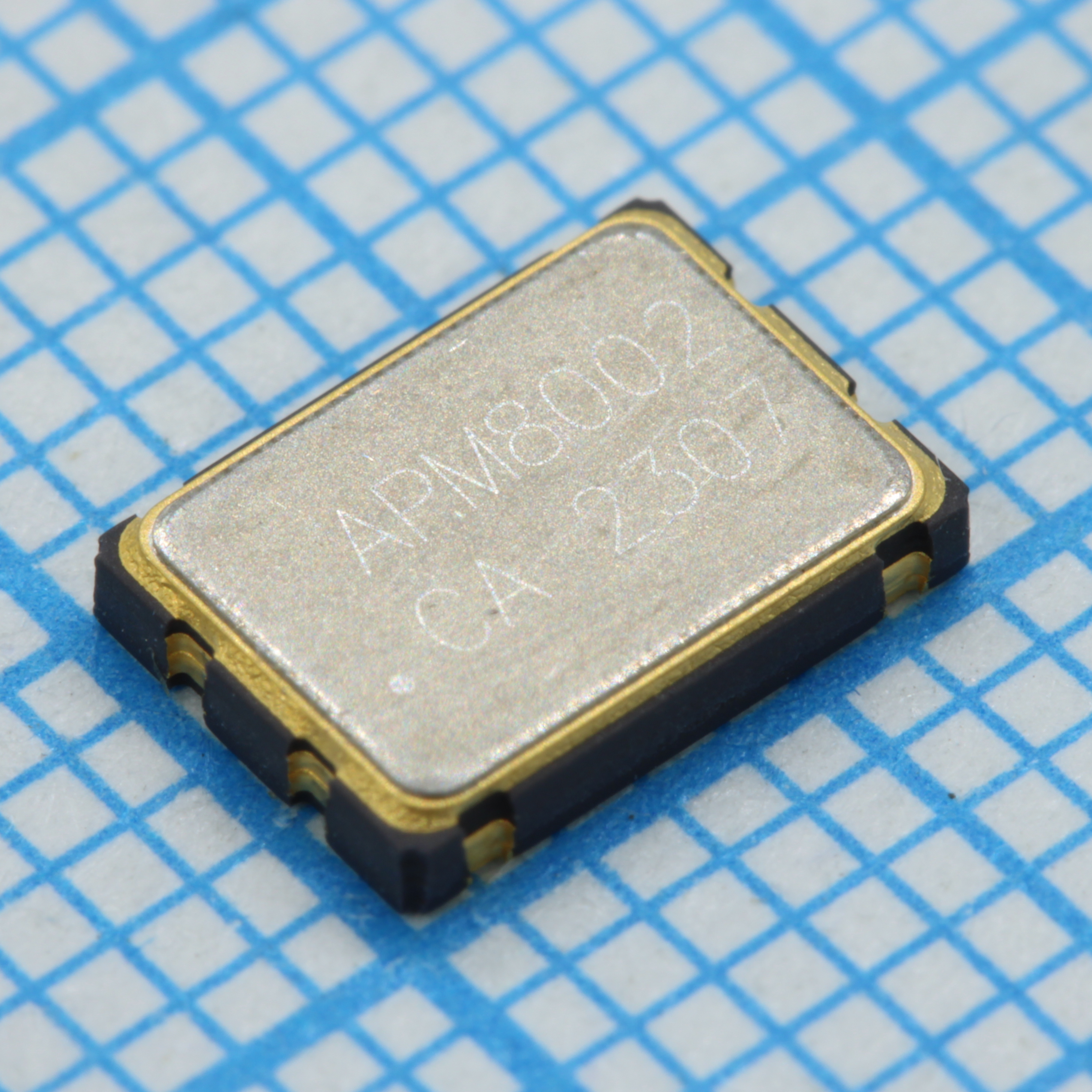 APM7B85623FO  3.65600MHz - APEMIC