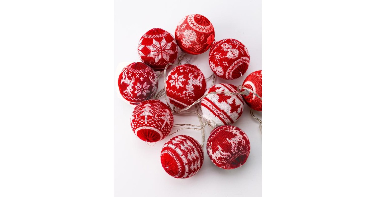 Купить Гирлянда светодиодная "Скандинавский стиль" 2.4м (1.8+0.6м) 10 вязаных декоративн. шаров d6см элементы питания 2хAA (не в компл.) КОСМОС KOCNL-EL165 Космос оптом в Москве