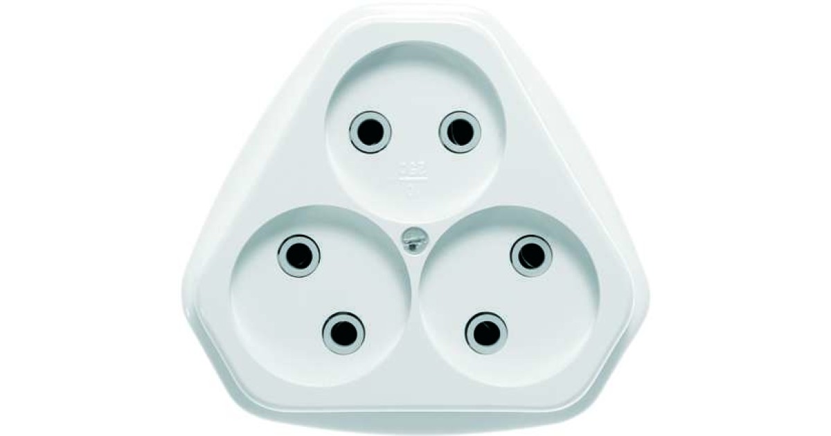 Купить Розетка 3-м ОП РА10-387 10А IP20 бел. Кунцево 5920 Кунцево-Электро оптом в Москве