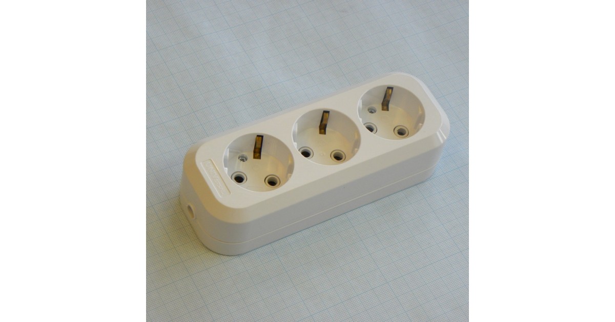 Купить Колодка розеточная x3 16А UNIVersal оптом в Москве