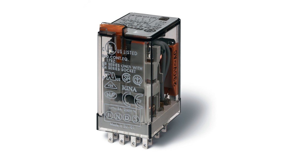 Купить Реле электромеханическое универс. миниатюрное монтаж в розетку 4CO 7А AgNi 24В DC RTI кнопка тест + мех. индикатор + диод + LED 553490240074 FINDER оптом в Москве